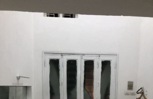 CHO THUÊ NHÀ NGÕ 158 TRƯƠNG ĐỊNH, 3.5 TẦNG, 28M2, 2 NGỦ, 2 WC, GIÁ 8 TRIỆU - ƯU TIÊN Ở GĐ.